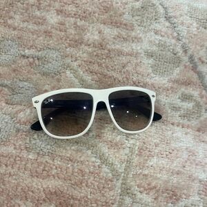 Ray-Ban Black and White Sunglasses Classic Style